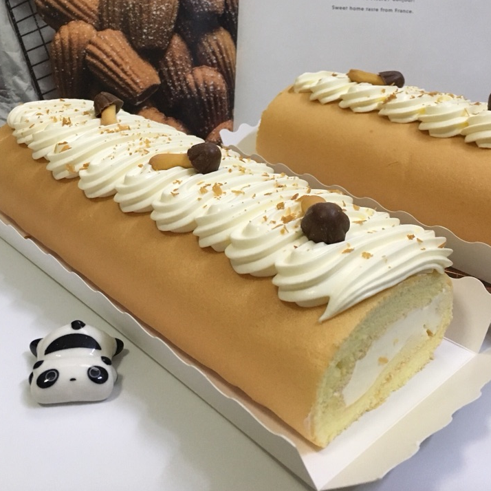 How to use the N2O cream chargers to make the cream cake roll?